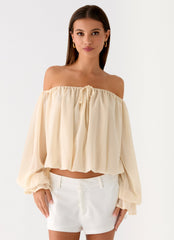 Sandali Off Shoulder Top