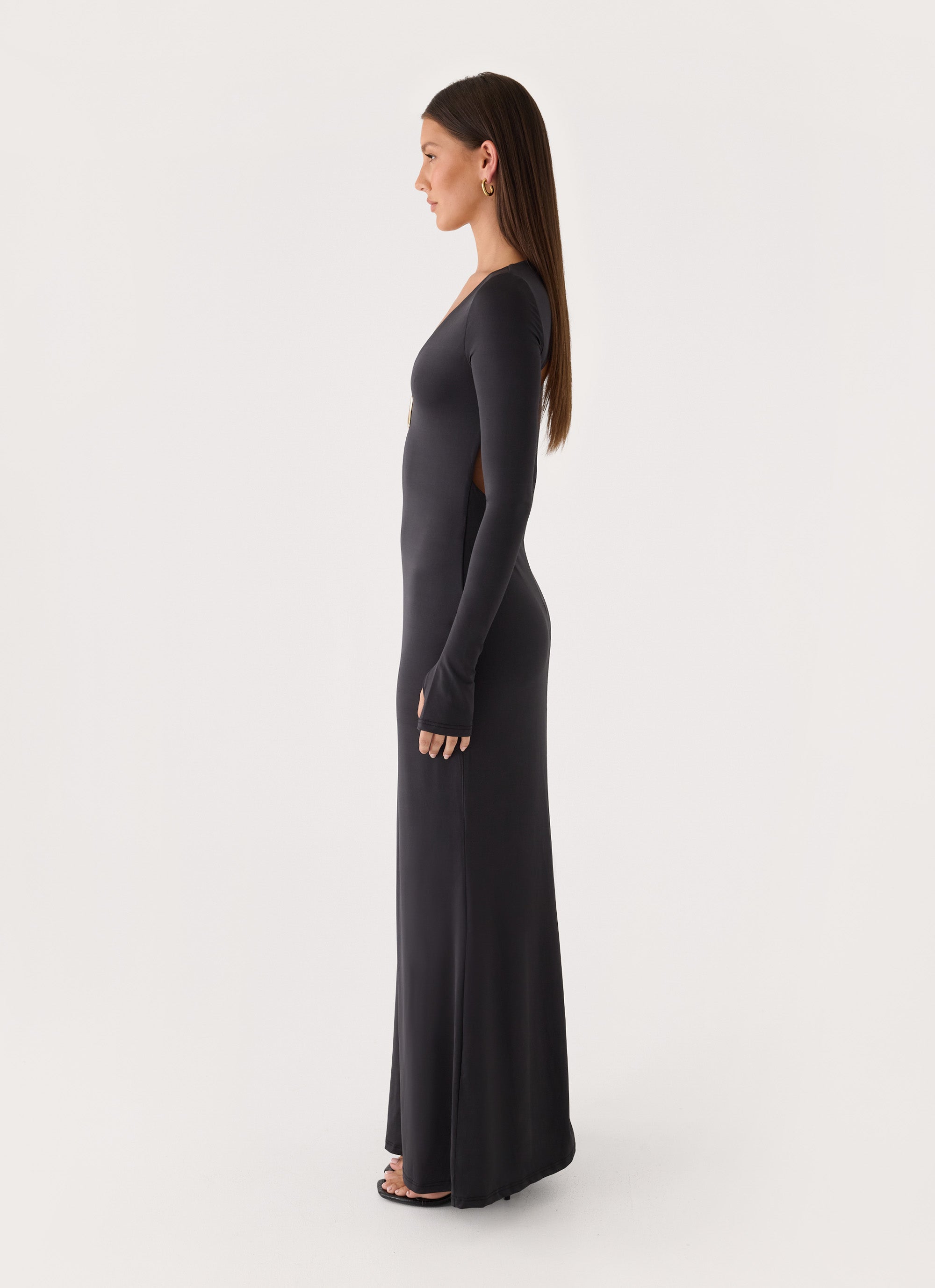 Main Event Keyhole Maxi Dress