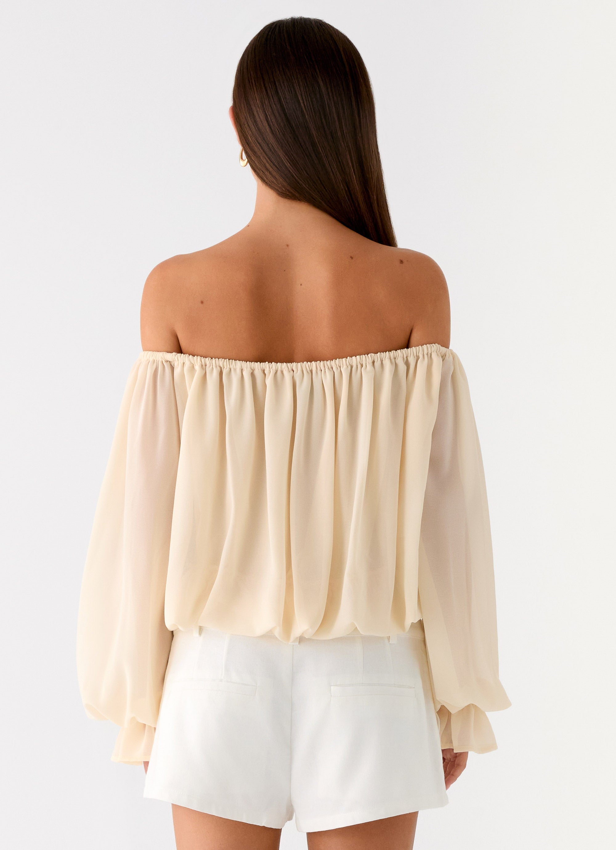 Sandali Off Shoulder Top