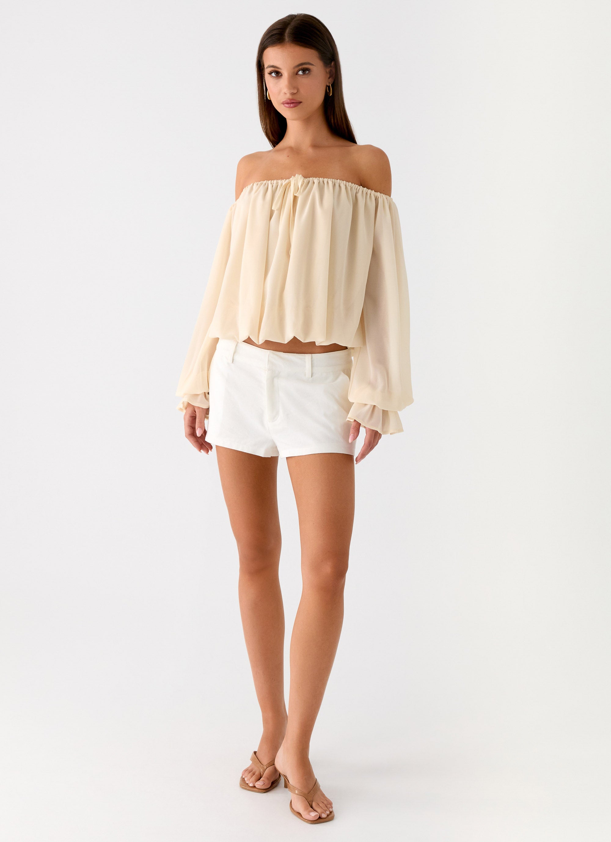 Sandali Off Shoulder Top