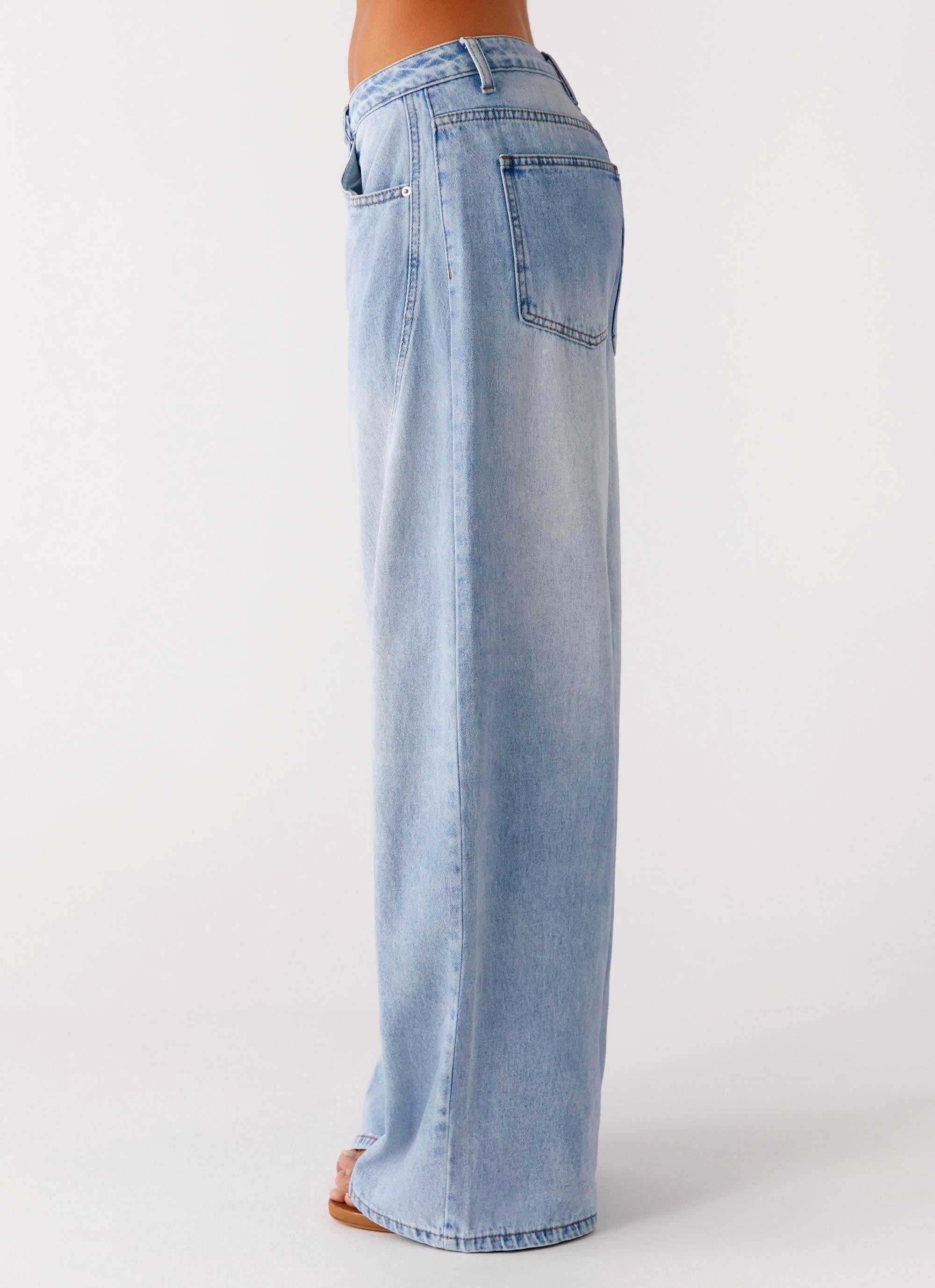 Timeless Wide Leg Jeans